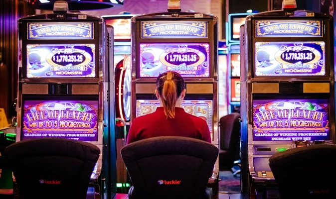 Casinos, bingos y máquinas electrónicas tragamonedas han aportado más de $115.000 millones para la salud